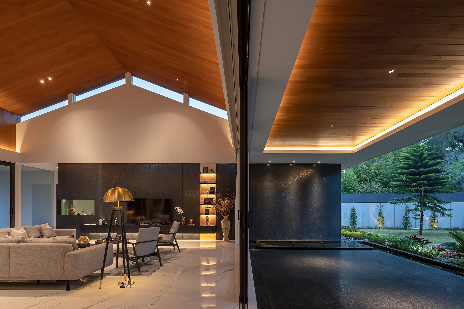 teras menyambung dengan ruang keluarga