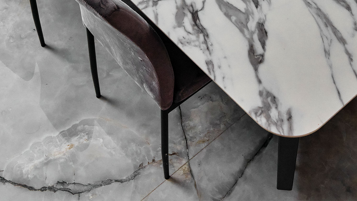 kantor-modern-dengan-fasilitas-kolaborasi-meja-quadra