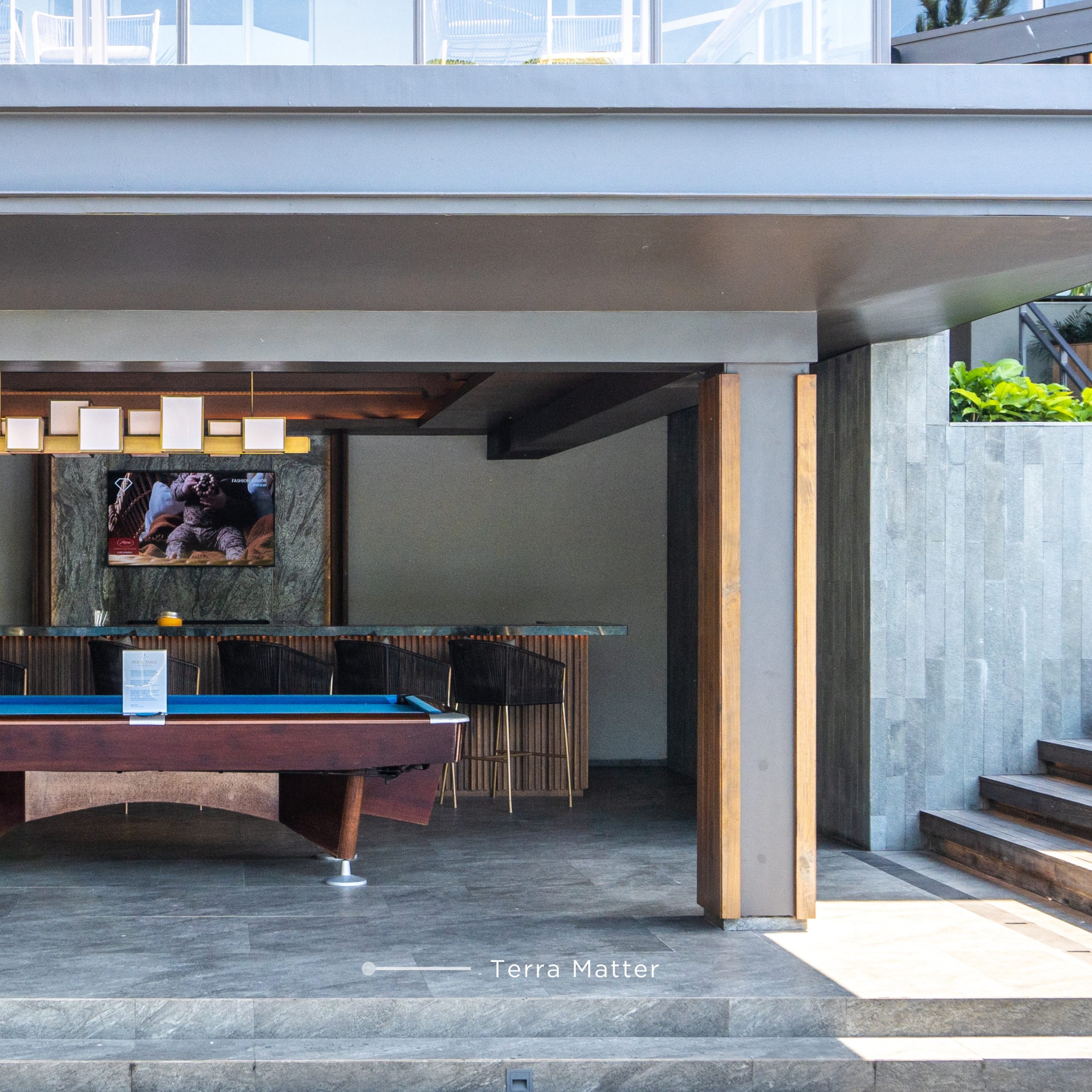 konsep indoor outdoor